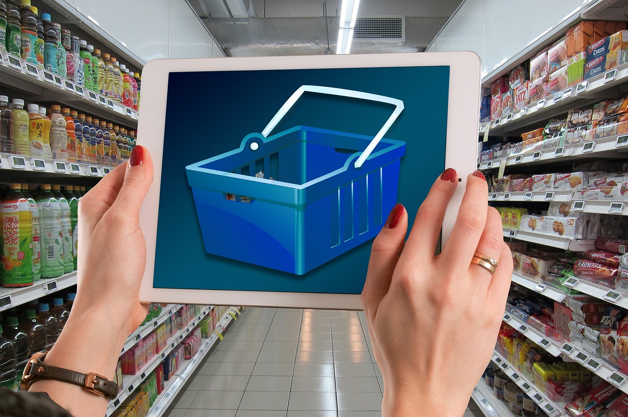 Gestione e-commerce problemi tecnologici Limiti Opportunità